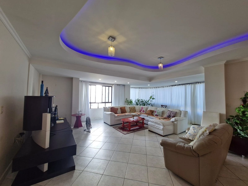 Apartamento à Venda – Amplo e Mobiliado: 3ª foto da galeria de imagens do imóvel