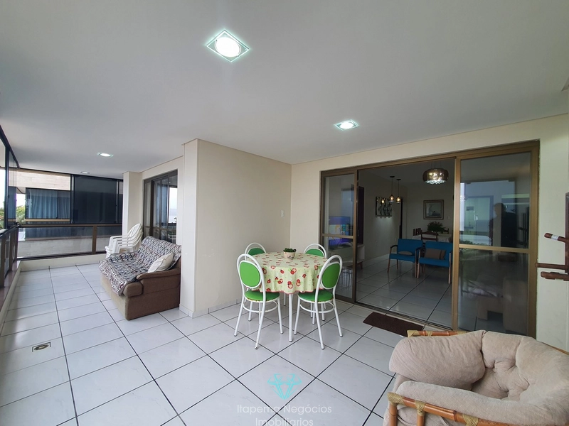Apartamento frente mar com 3 dormitórios 204m Meia Praia: 12ª foto da galeria de imagens do imóvel
