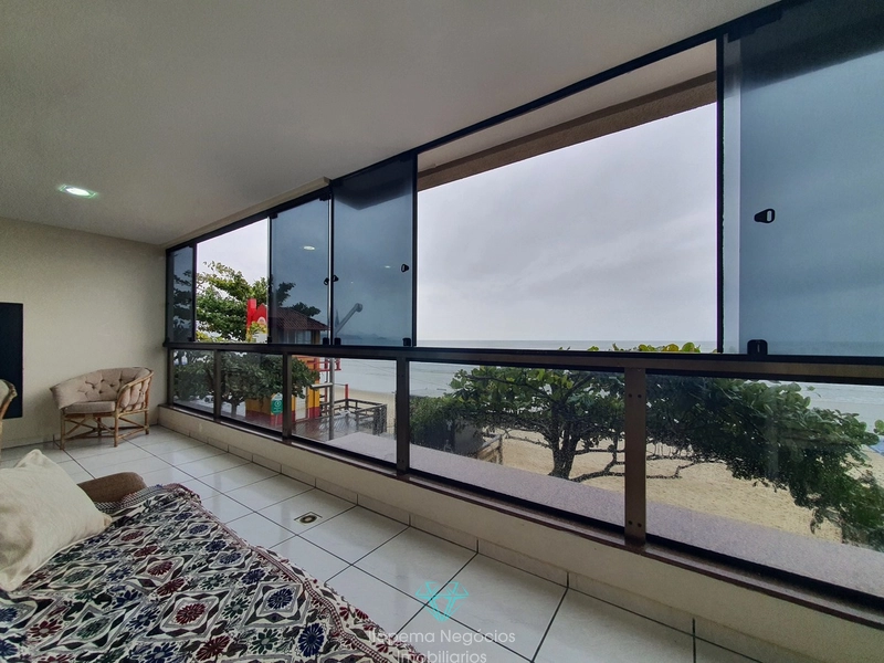 Apartamento frente mar com 3 dormitórios 204m Meia Praia: 14ª foto da galeria de imagens do imóvel