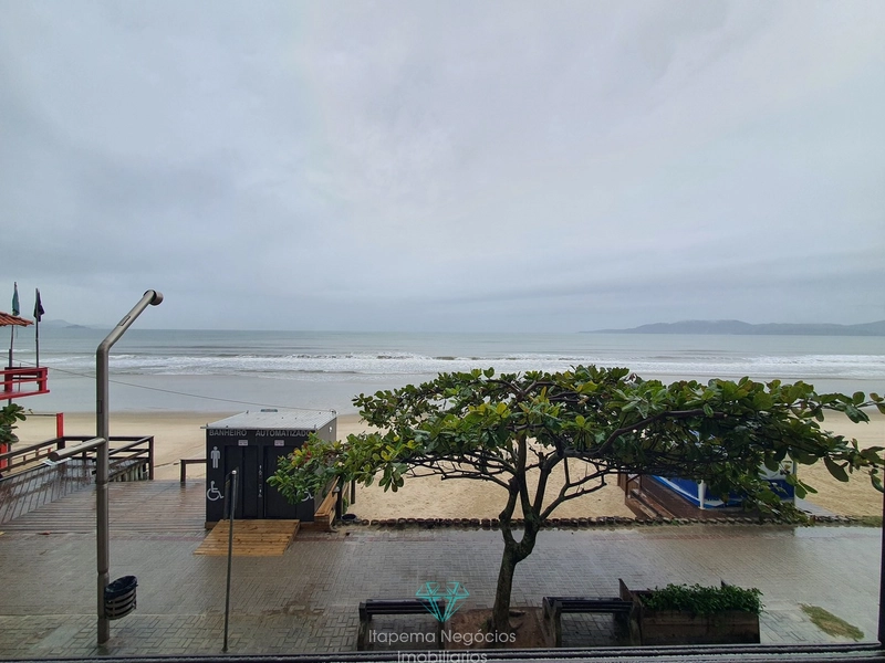 Apartamento frente mar com 3 dormitórios 204m Meia Praia: 10ª foto da galeria de imagens do imóvel