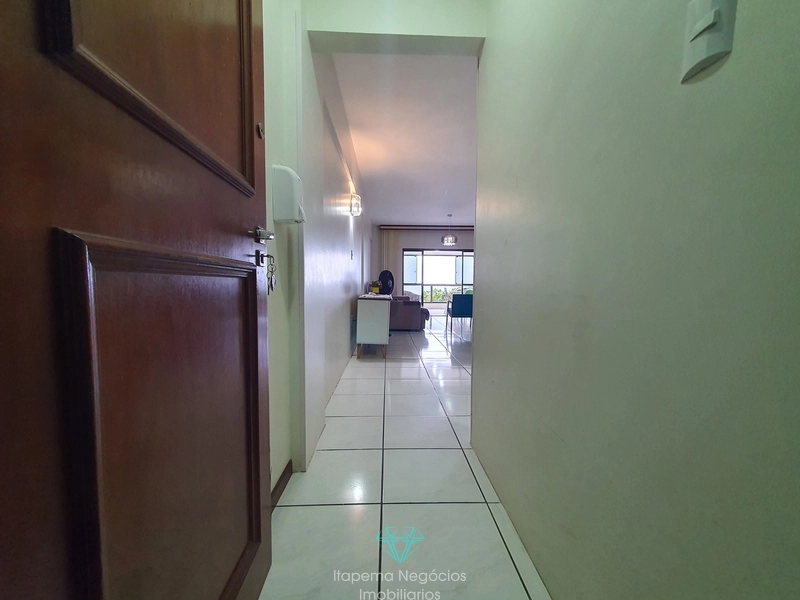 Apartamento frente mar com 3 dormitórios 204m Meia Praia: 1ª foto da galeria de imagens do imóvel