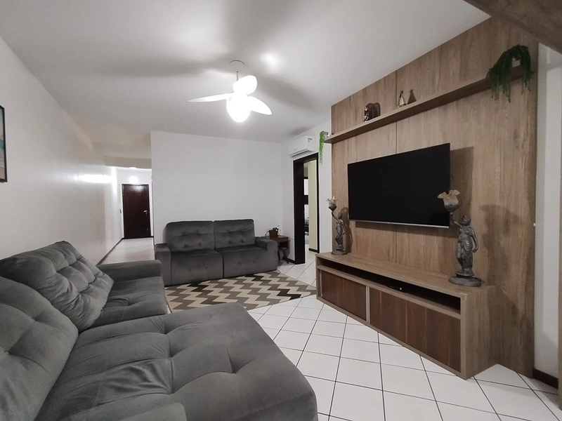 REALIZE UM SONHO! Apartamento como excelente localizaçao a 200 metros do mar, sacada com churrasqueira com uma boa vista.: 5ª foto da galeria de imagens do imóvel