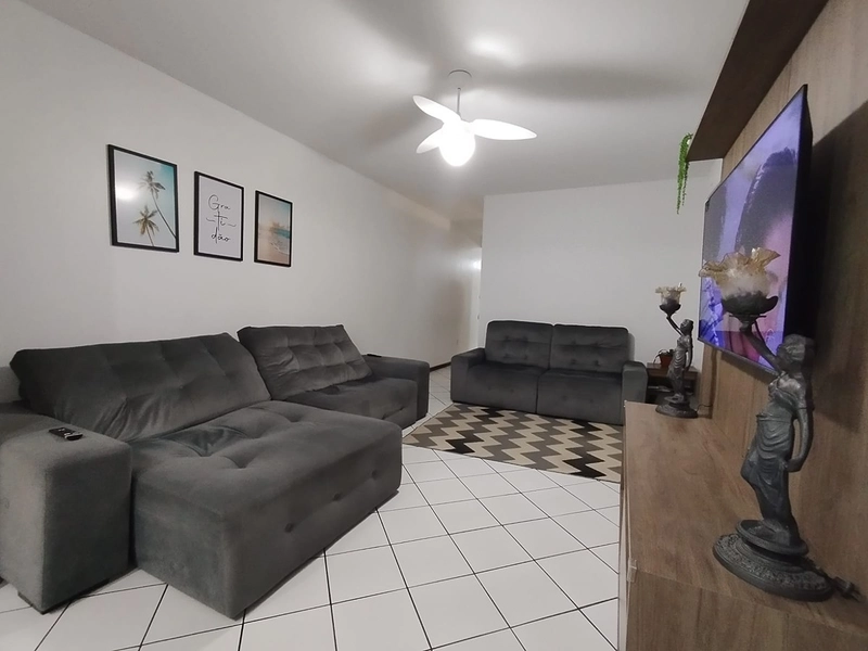 REALIZE UM SONHO! Apartamento como excelente localizaçao a 200 metros do mar, sacada com churrasqueira com uma boa vista.: 4ª foto da galeria de imagens do imóvel