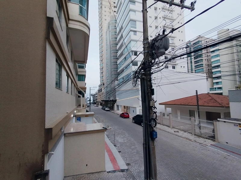 REALIZE UM SONHO! Apartamento como excelente localizaçao a 200 metros do mar, sacada com churrasqueira com uma boa vista.: 8ª foto da galeria de imagens do imóvel