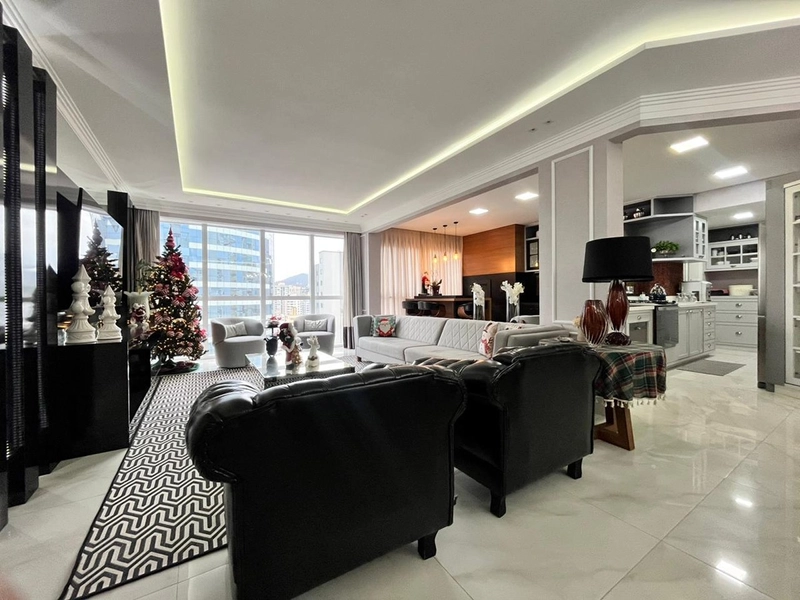 Apartamento à venda em Meia Praia, localizado na segunda quadra do mar: 4ª foto da galeria de imagens do imóvel