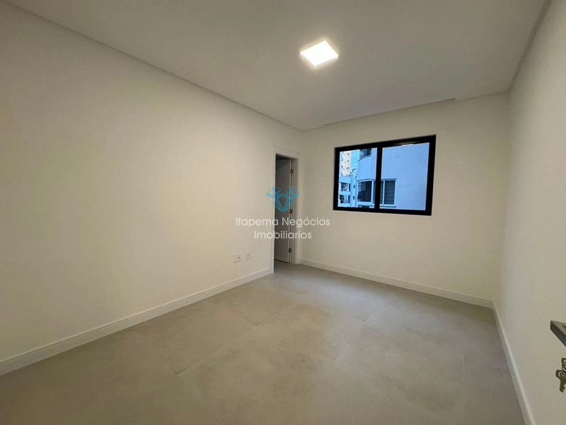 Apartamento em Meia Praia com área de lazer completa.: 2ª foto da galeria de imagens do imóvel