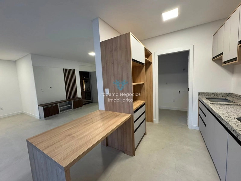 Apartamento em Meia Praia com área de lazer completa.: 3ª foto da galeria de imagens do imóvel