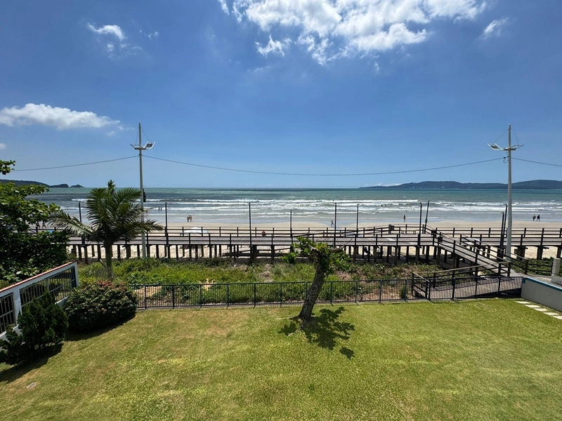 Apartamento à Venda de Frente para o Mar – Meia Praia | Itapema: 1ª foto da galeria de imagens do imóvel