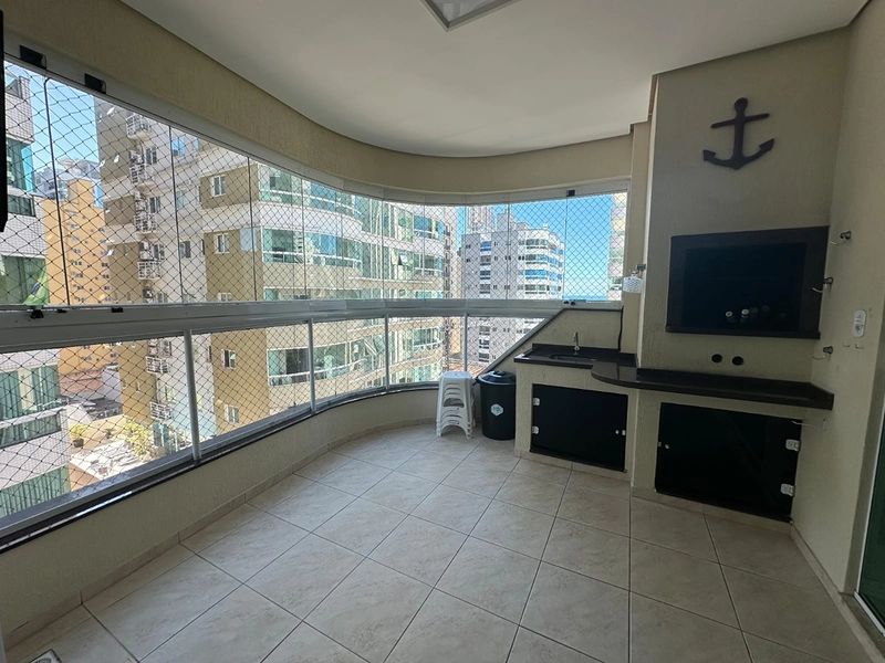Apartamento com vista para o mar à venda em Meia Praia, Itapema, a apenas 300m do mar!: 8ª foto da galeria de imagens do imóvel