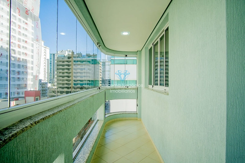 Apartamento mobiliado e equipado, frente ao mar, com 141m² e 2 vagas: 36ª foto da galeria de imagens do imóvel