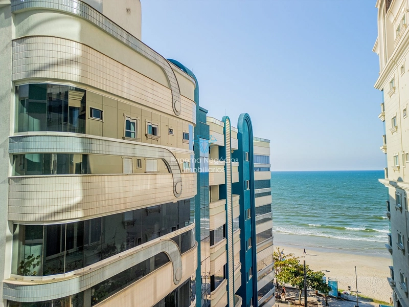 Apartamento mobiliado e equipado, frente ao mar, com 141m² e 2 vagas: 4ª foto da galeria de imagens do imóvel
