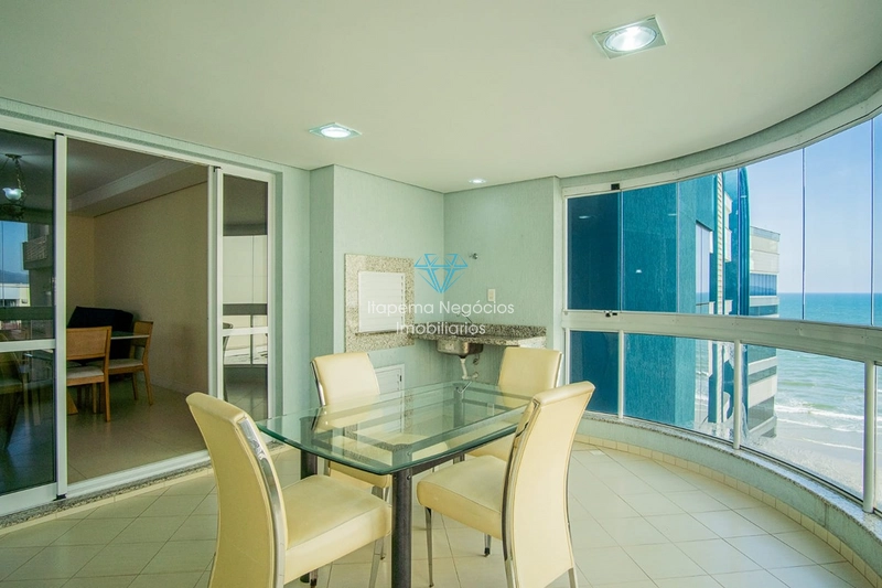 Apartamento mobiliado e equipado, frente ao mar, com 141m² e 2 vagas: 32ª foto da galeria de imagens do imóvel