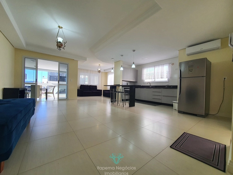 Apartamento mobiliado e equipado, frente ao mar, com 141m² e 2 vagas: 2ª foto da galeria de imagens do imóvel