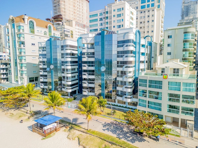 Apartamento mobiliado e equipado, frente ao mar, com 141m² e 2 vagas: 3ª foto da galeria de imagens do imóvel