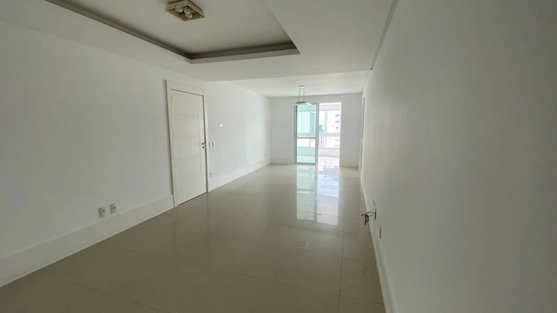 APARTAMENTO À VENDA – BALNEÁRIO CAMBORIÚ: 3ª foto da galeria de imagens do imóvel