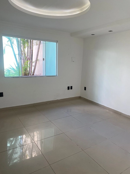 LOCAÇÃO ANUAL – CASA SEMIMOBILIADA EM MEIA PRAIA: 3ª foto da galeria de imagens do imóvel