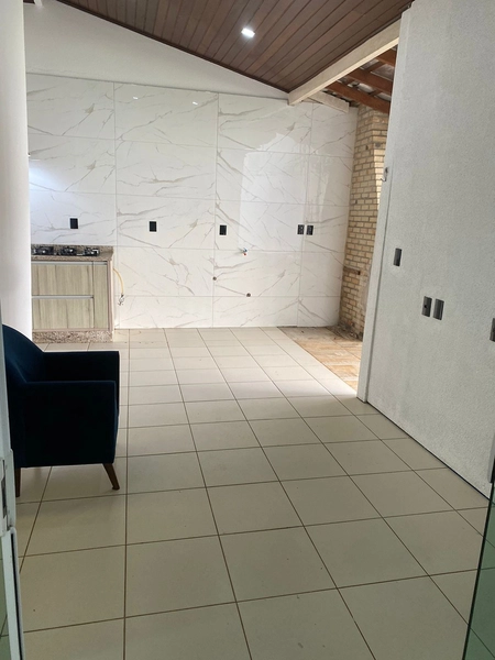 LOCAÇÃO ANUAL – CASA SEMIMOBILIADA EM MEIA PRAIA: 5ª foto da galeria de imagens do imóvel