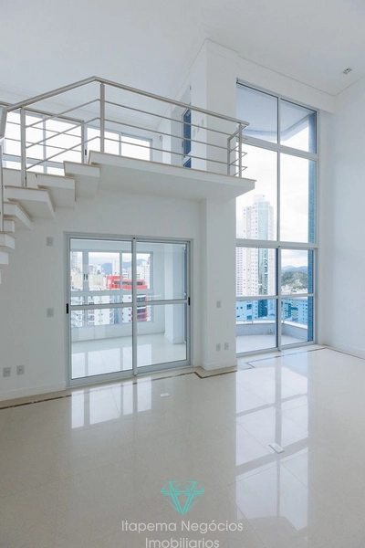 Viva o luxo que esse Duplex tem a oferecer.: 10ª foto da galeria de imagens do imóvel