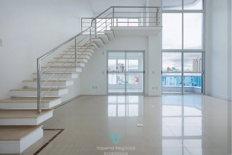 Viva o luxo que esse Duplex tem a oferecer.: 3ª foto da galeria de imagens do imóvel