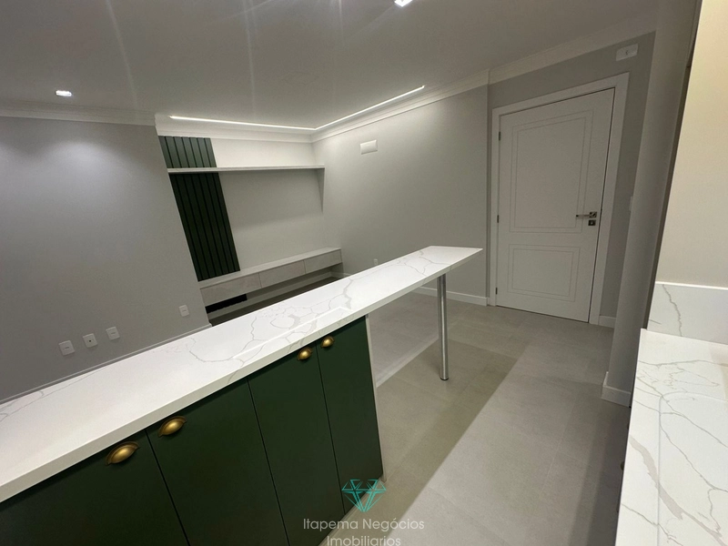 Apartamento semi-mobiliado, 2 dormitórios, sendo 1 suíte, 1 vaga.: 2ª foto da galeria de imagens do imóvel