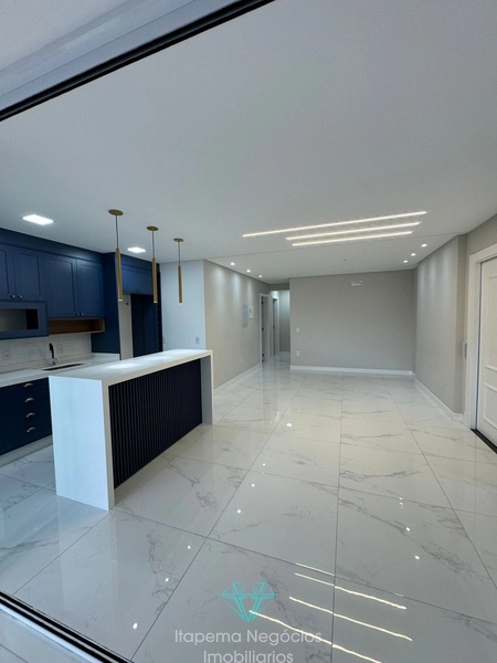 Apartamento com 3 suites 2 vagas de garagem , Meia Praia/Itapema: 5ª foto da galeria de imagens do imóvel