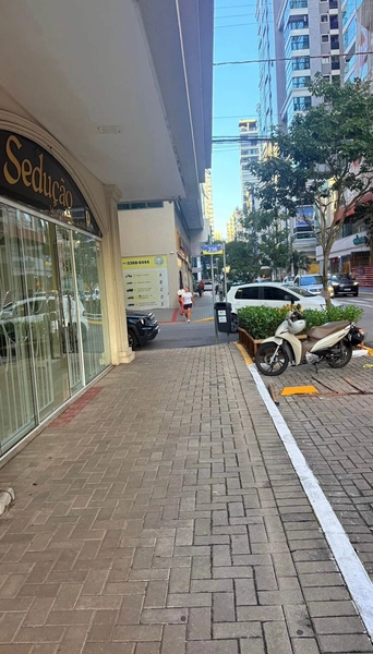 Sala Comercial para Locação na Meia Praia – Frente Avenida: 4ª foto da galeria de imagens do imóvel