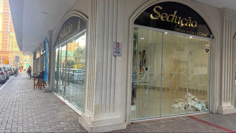 Sala Comercial para Locação na Meia Praia – Frente Avenida: 2ª foto da galeria de imagens do imóvel