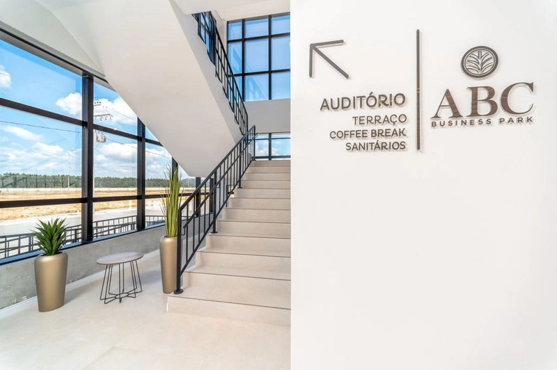 Terreno Empresarial/Indústrial: 5ª foto da galeria de imagens do imóvel