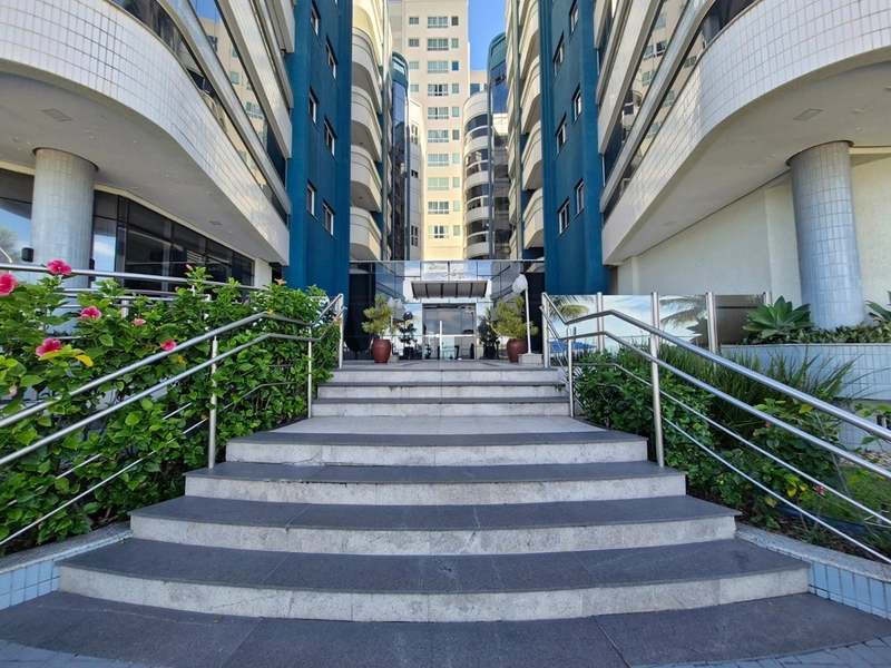 APARTAMENTO MOBILIADO E EQUIPADO – FRENTE MAR: 4ª foto da galeria de imagens do imóvel