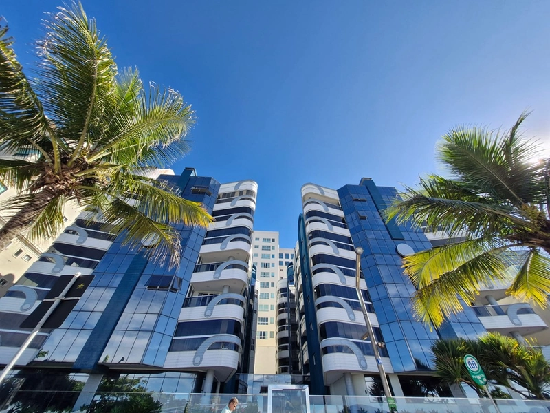 APARTAMENTO MOBILIADO E EQUIPADO – FRENTE MAR: 2ª foto da galeria de imagens do imóvel