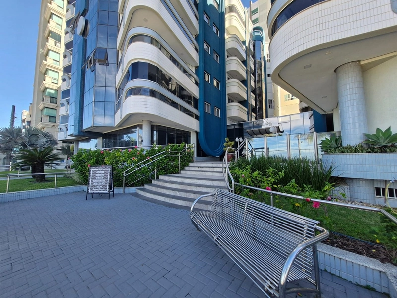 APARTAMENTO MOBILIADO E EQUIPADO – FRENTE MAR: 5ª foto da galeria de imagens do imóvel