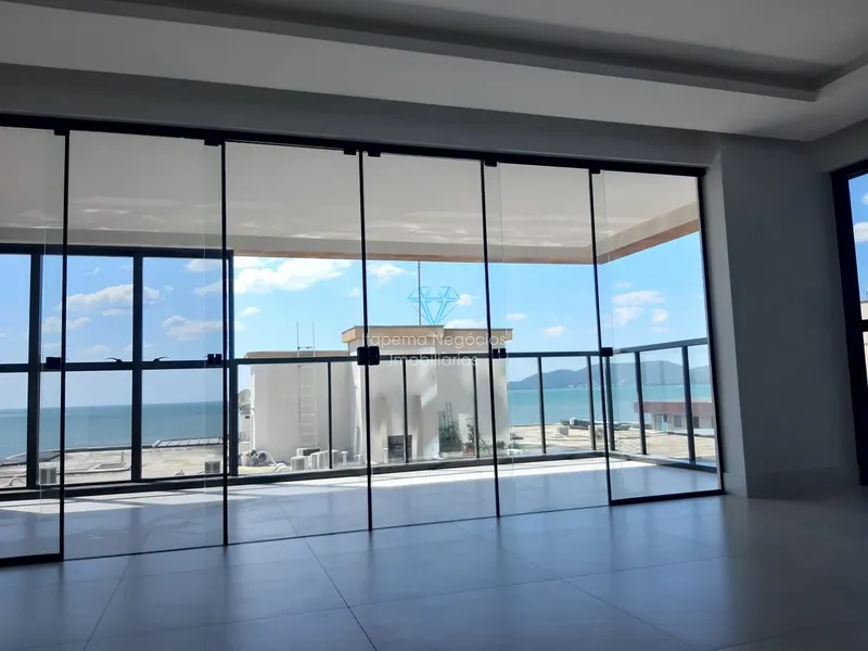 Apartamento bem localizado com 04 Suítes - 03 Vagas de Garagem: 1ª foto da galeria de imagens do imóvel