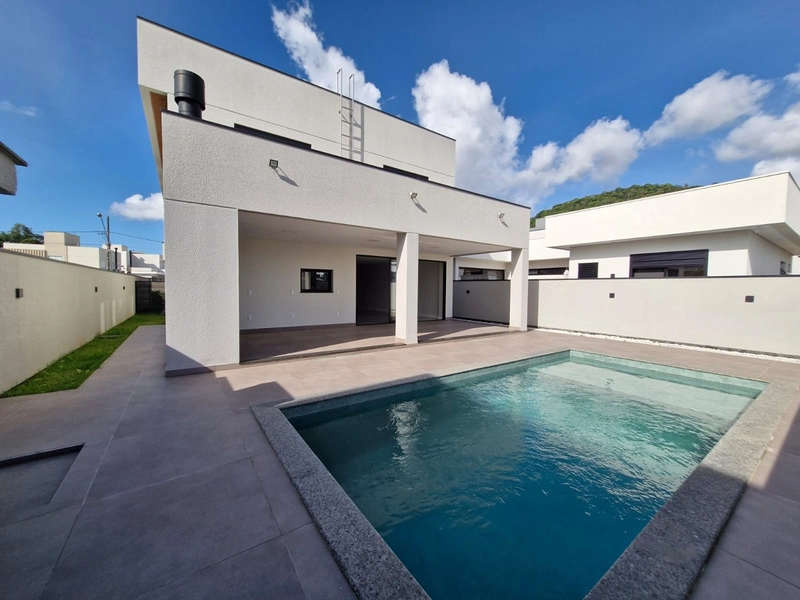 Casa de Alto Padrão em Condomínio de Luxo em Camboriú: 6ª foto da galeria de imagens do imóvel