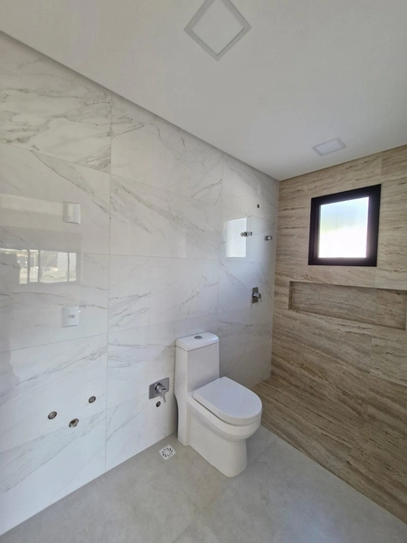 Casa de Alto Padrão em Condomínio de Luxo em Camboriú: 27ª foto da galeria de imagens do imóvel