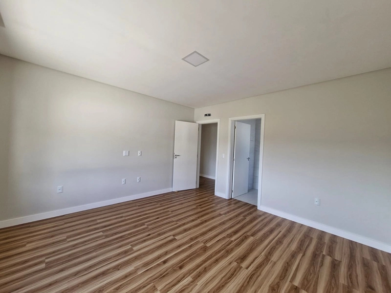 Casa de Alto Padrão em Condomínio de Luxo em Camboriú: 15ª foto da galeria de imagens do imóvel