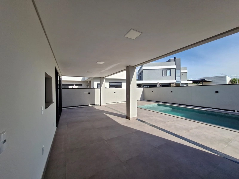 Casa de Alto Padrão em Condomínio de Luxo em Camboriú: 7ª foto da galeria de imagens do imóvel