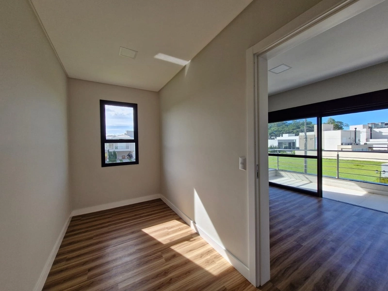 Casa de Alto Padrão em Condomínio de Luxo em Camboriú: 11ª foto da galeria de imagens do imóvel