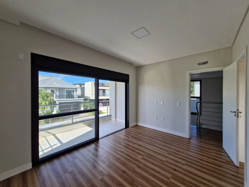 Casa de Alto Padrão em Condomínio de Luxo em Camboriú: 12ª foto da galeria de imagens do imóvel