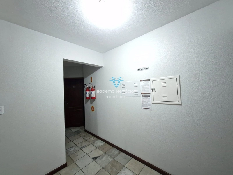 LOCAÇÃO – APARTAMENTO SEMI MOBILIADO NO CENTRO DE ITAPEMA: 4ª foto da galeria de imagens do imóvel