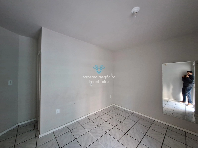 LOCAÇÃO – APARTAMENTO SEMI MOBILIADO NO CENTRO DE ITAPEMA: 18ª foto da galeria de imagens do imóvel