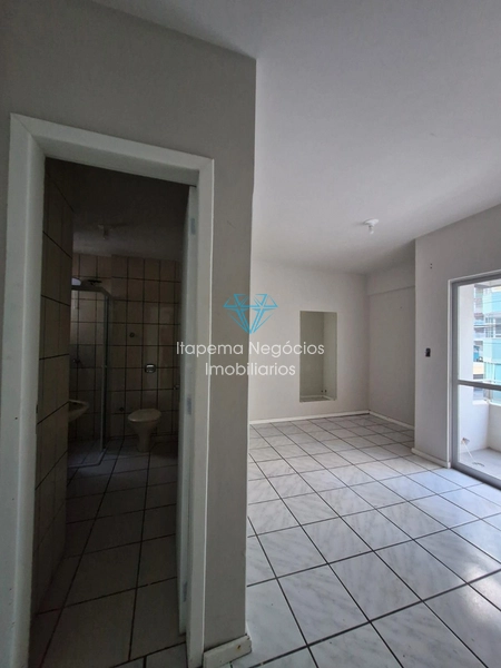 LOCAÇÃO – APARTAMENTO SEMI MOBILIADO NO CENTRO DE ITAPEMA: 11ª foto da galeria de imagens do imóvel