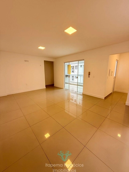 Apartamento a venda em Itapema com 2 quartos sendo 2 suítes e 2 vagas: 3ª foto da galeria de imagens do imóvel