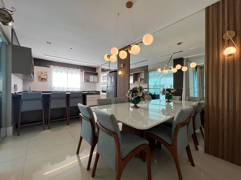 Apartamento Mobiliado e Decorado de Luxo, a Passos do Mar em Meia Praia, Itapema.: 2ª foto da galeria de imagens do imóvel