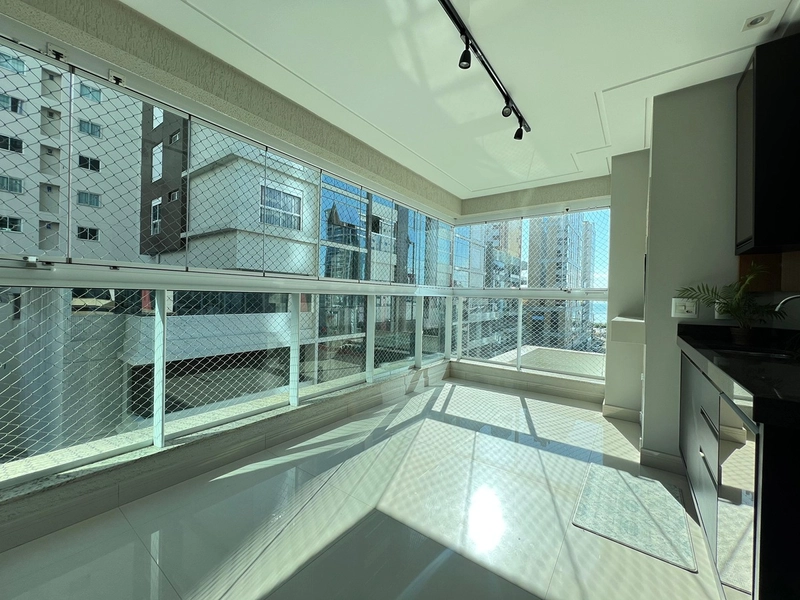 Apartamento Mobiliado e Decorado de Luxo, a Passos do Mar em Meia Praia, Itapema.: 12ª foto da galeria de imagens do imóvel