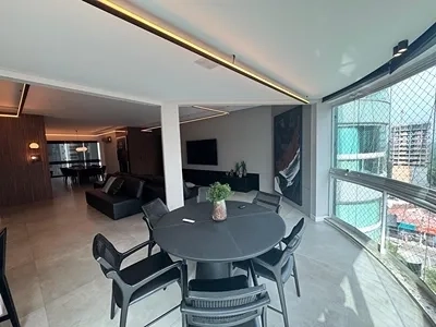 LOCAÇÃO ANUAL – APARTAMENTO FRENTE MAR | 4 SUÍTES | 331 m² | ALTO PADRÃO | MEIA PRAIA – ITAPEMA/SC: 2ª foto da galeria de imagens do imóvel