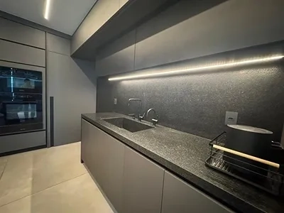 LOCAÇÃO ANUAL – APARTAMENTO FRENTE MAR | 4 SUÍTES | 331 m² | ALTO PADRÃO | MEIA PRAIA – ITAPEMA/SC: 12ª foto da galeria de imagens do imóvel