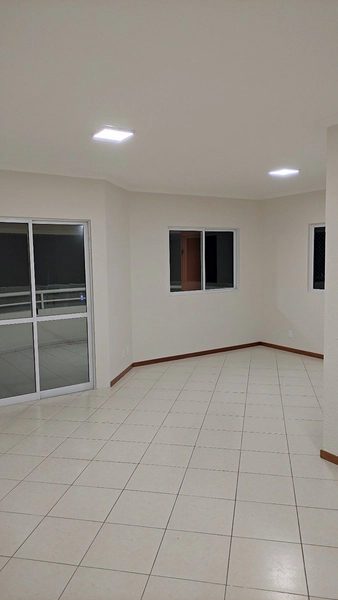 Locação anual na Meia Praia. : 8ª foto da galeria de imagens do imóvel