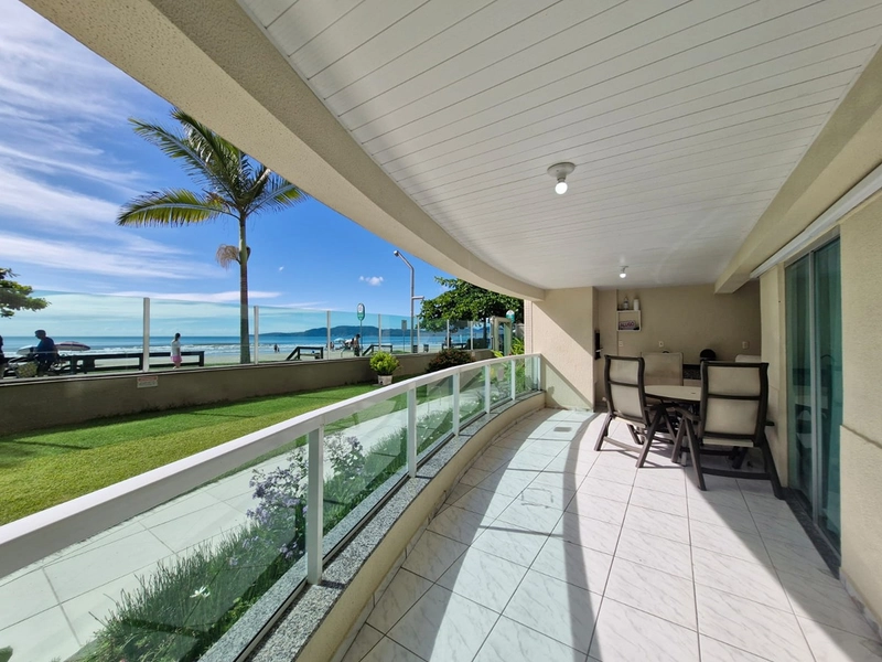 Apartamento Frente Mar à Venda em Meia Praia – 120m² Privativos: 1ª foto da galeria de imagens do imóvel