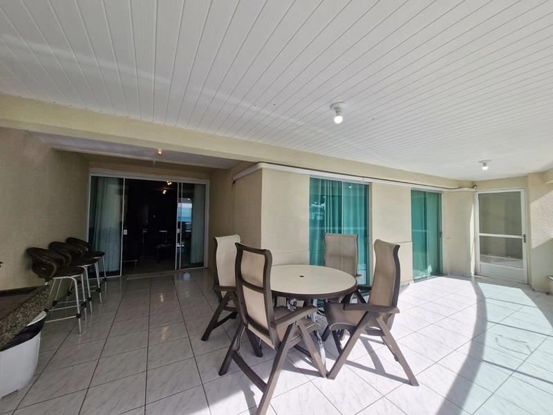 Apartamento Frente Mar à Venda em Meia Praia – 120m² Privativos: 3ª foto da galeria de imagens do imóvel