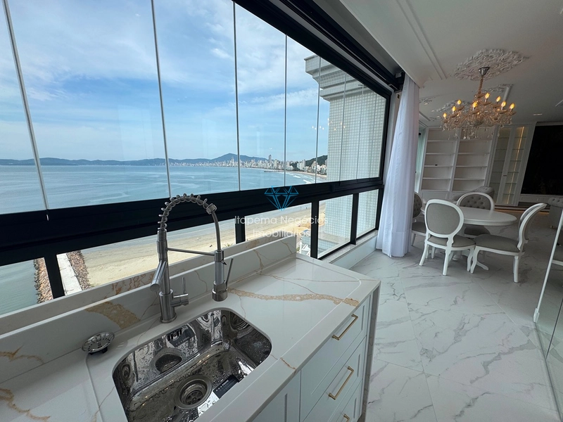 Frente mar exclusivo com marina privativa, 3 suítes sendo 1 master e 3 vagas. Centro de Itapema: 33ª foto da galeria de imagens do imóvel
